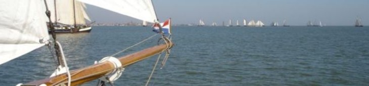 zeilen op het ijsselmeer, zeilen op een lemsteraak, bedrijfsuitje, relatiebeheer, teambuilding