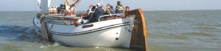 zeilen op het ijsselmeer, zeilen op een lemsteraak, bedrijfsuitje, relatiebeheer, teambuilding