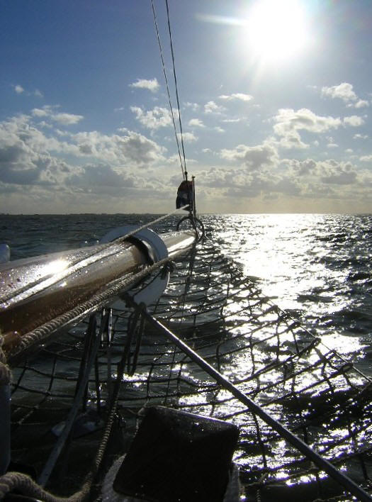 Prachtige Hollandse luchten boven leeg IJsselmeer