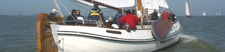 zeilen op het ijsselmeer, zeilen op een lemsteraak, bedrijfsuitje, relatiebeheer, teambuilding